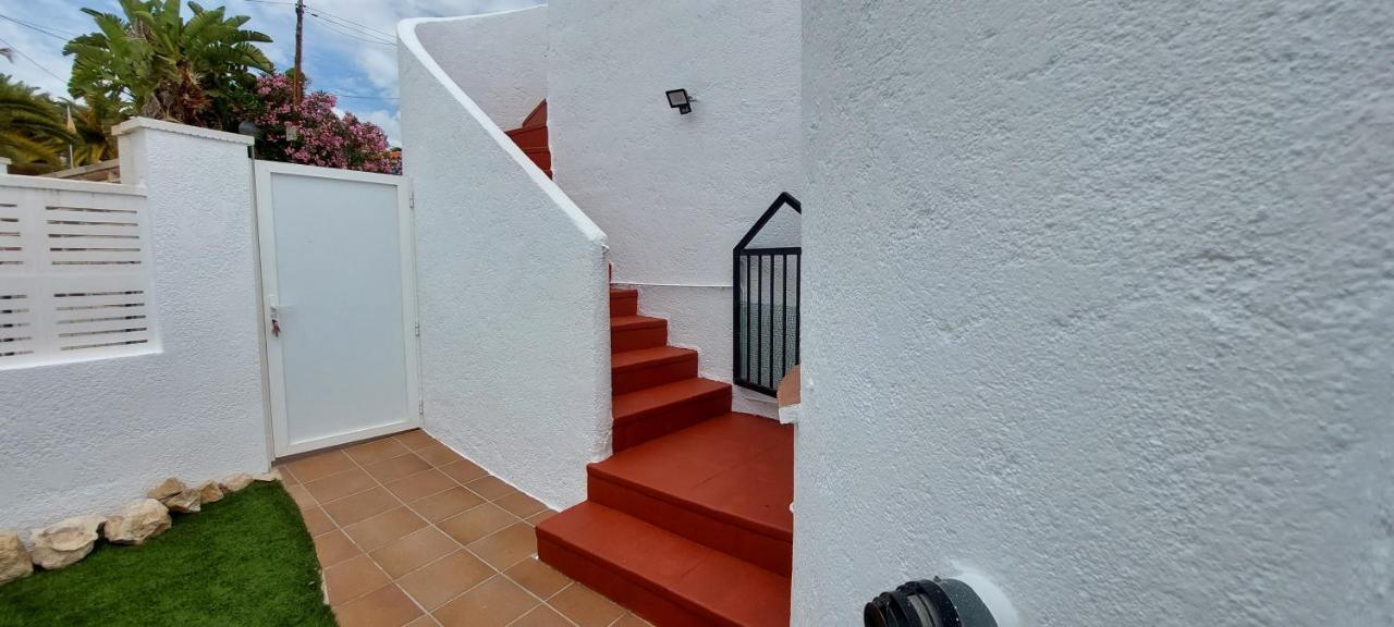 Villa Totalmente Independiente Con Piscina Comunitaria Calp Exterior foto